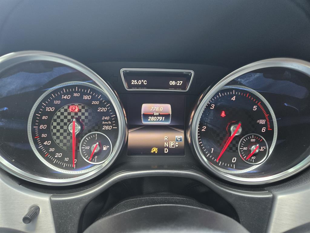 Mercedes Benz GLE Class - Vista 9
