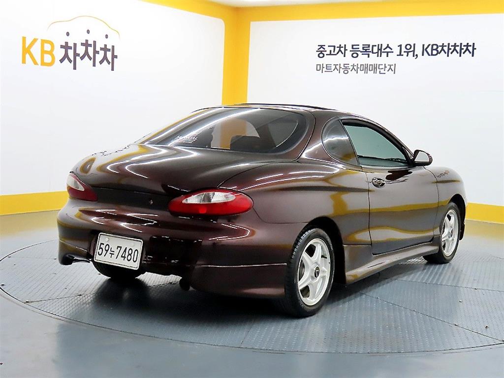 KIA Opirus - Vista 4