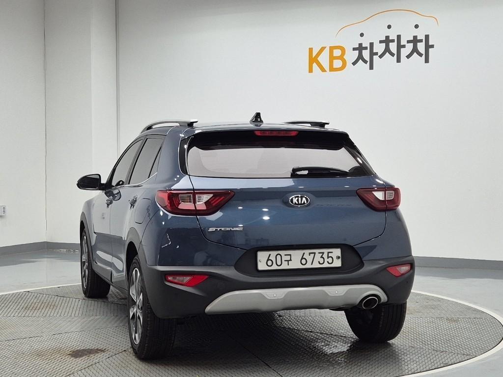 KIA Stonic - Vista 2