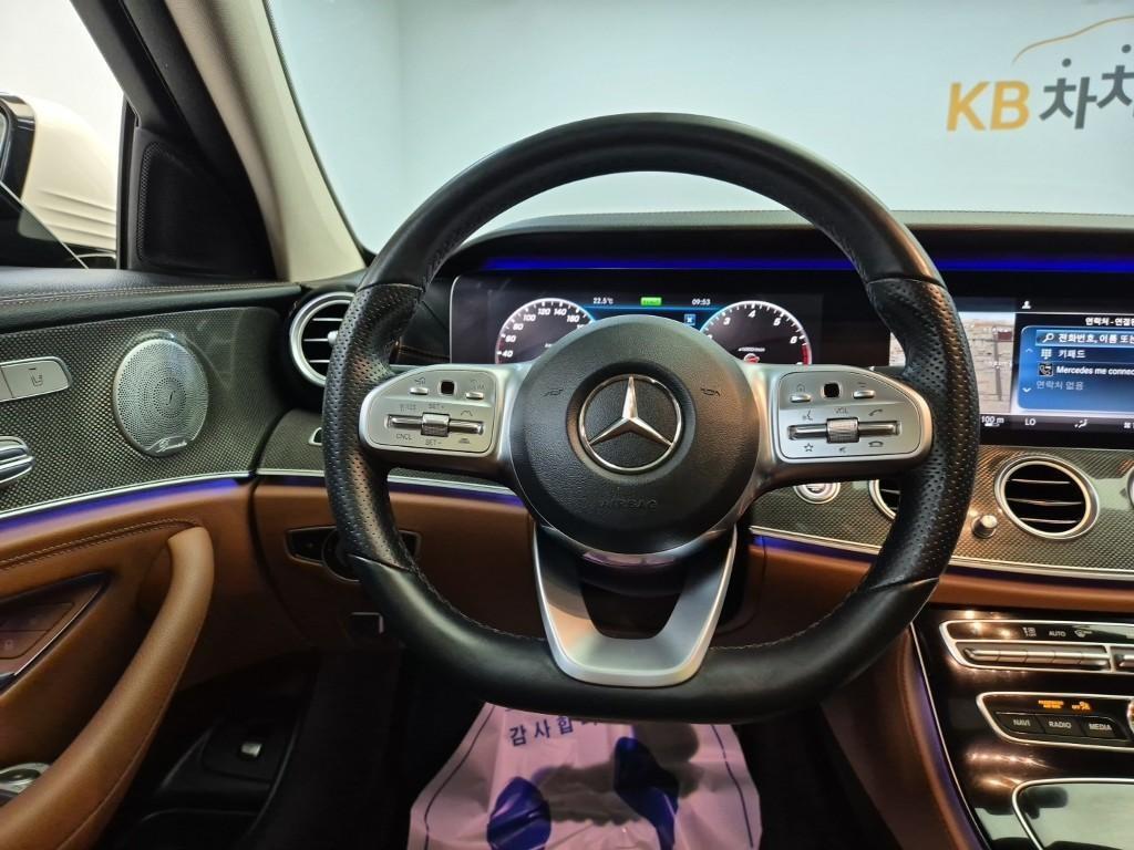 Mercedes Benz E class - Vista 11