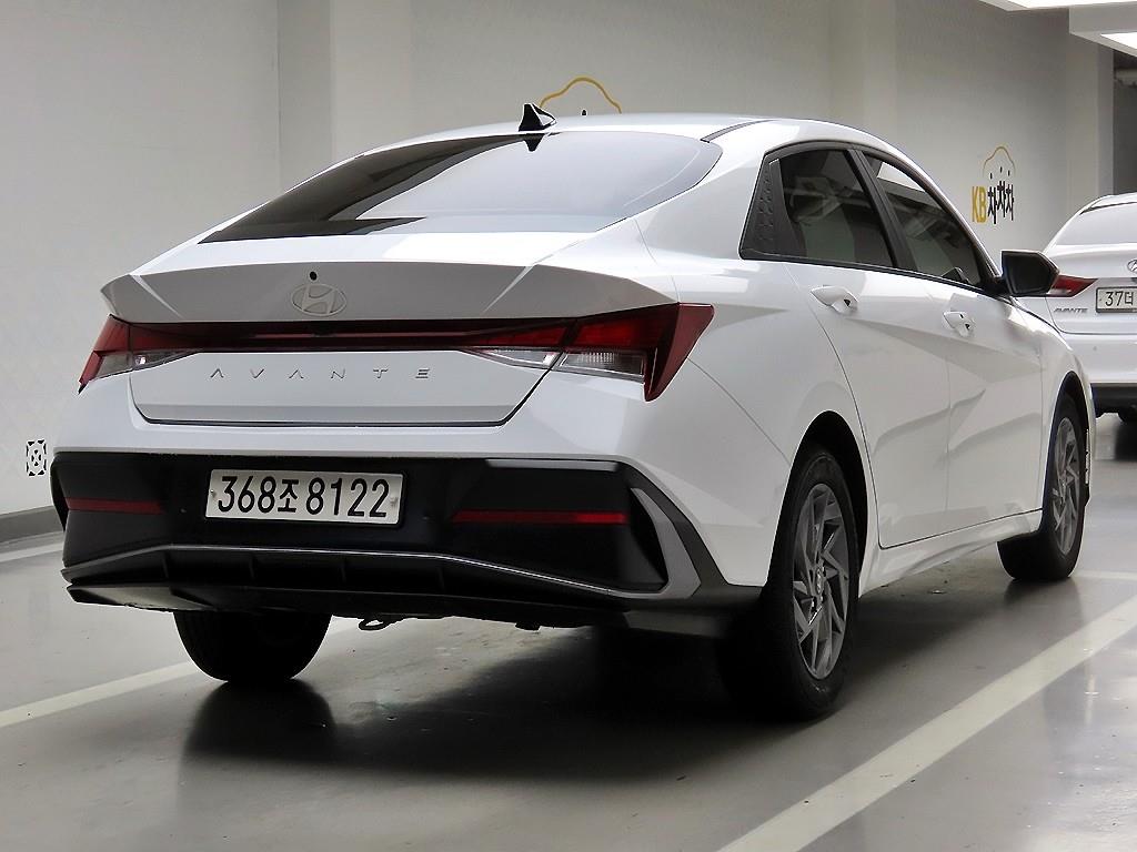 HYUNDAI Avante - Vista 6