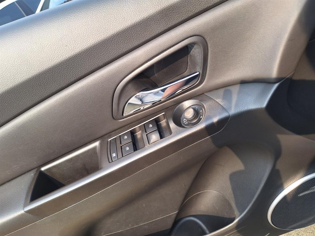 Chevrolet Cruise 2014 Blanco - Importación desde Corea - HF Imports Iquique - Foto 17