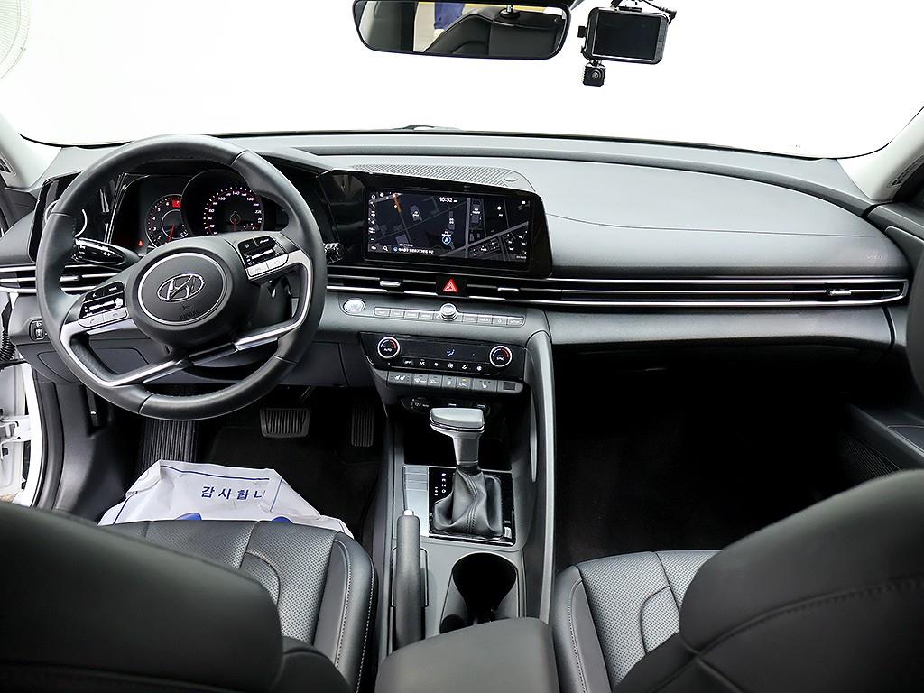 HYUNDAI Avante - Vista 7