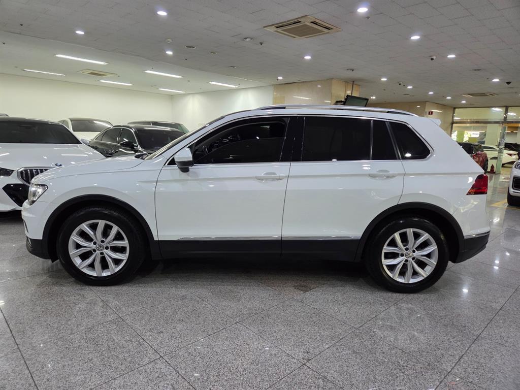 Volkswagen Tiguan - Vista 3