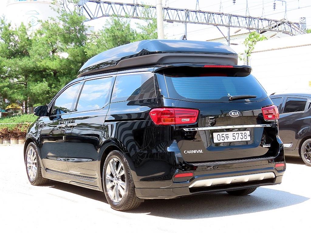 KIA Carnival - Vista 3