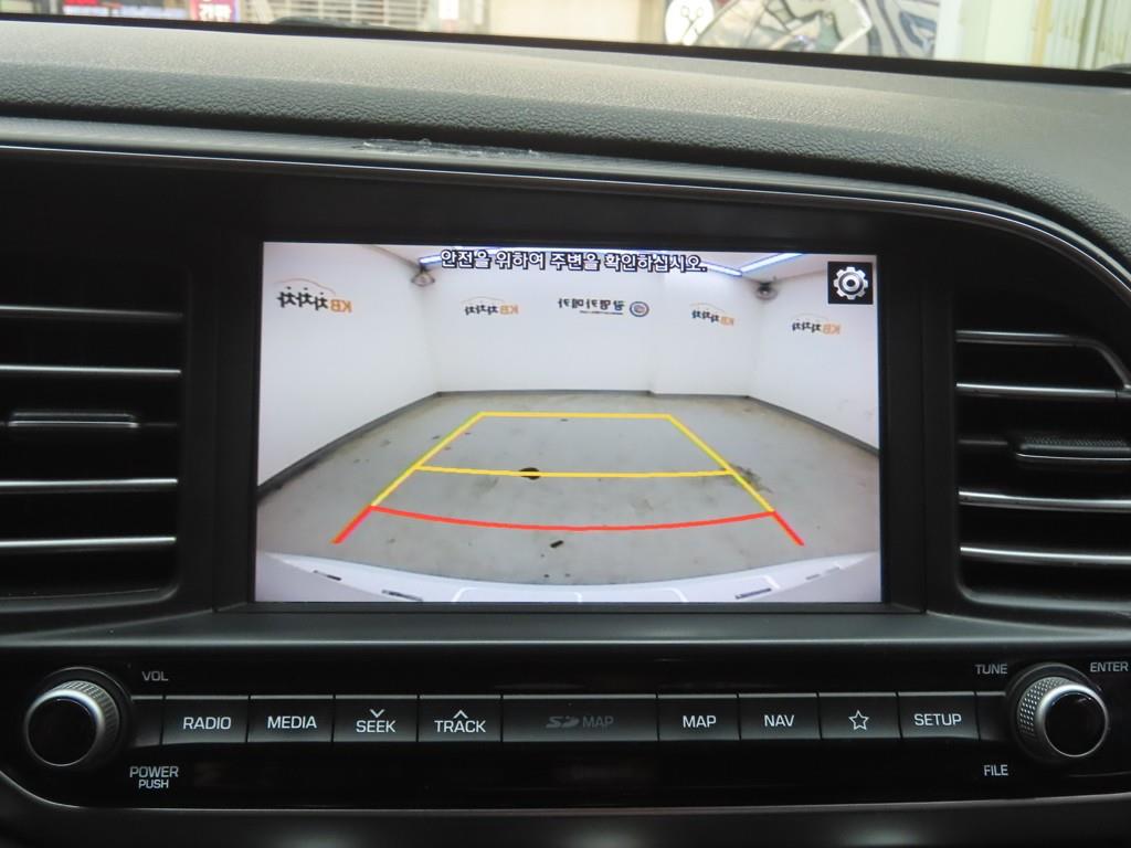 HYUNDAI Avante 2019 Blanco - Importación desde Corea - HF Imports Iquique - Foto 18
