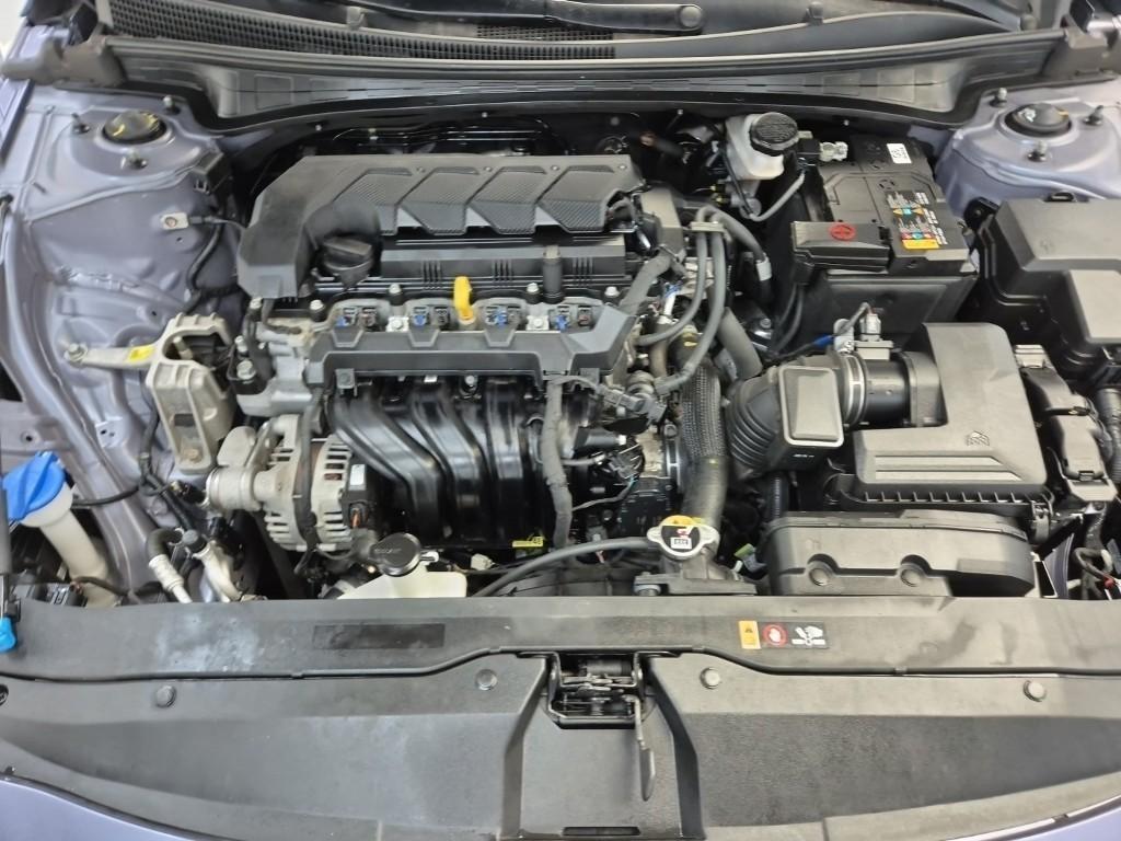 HYUNDAI Avante - Vista 7