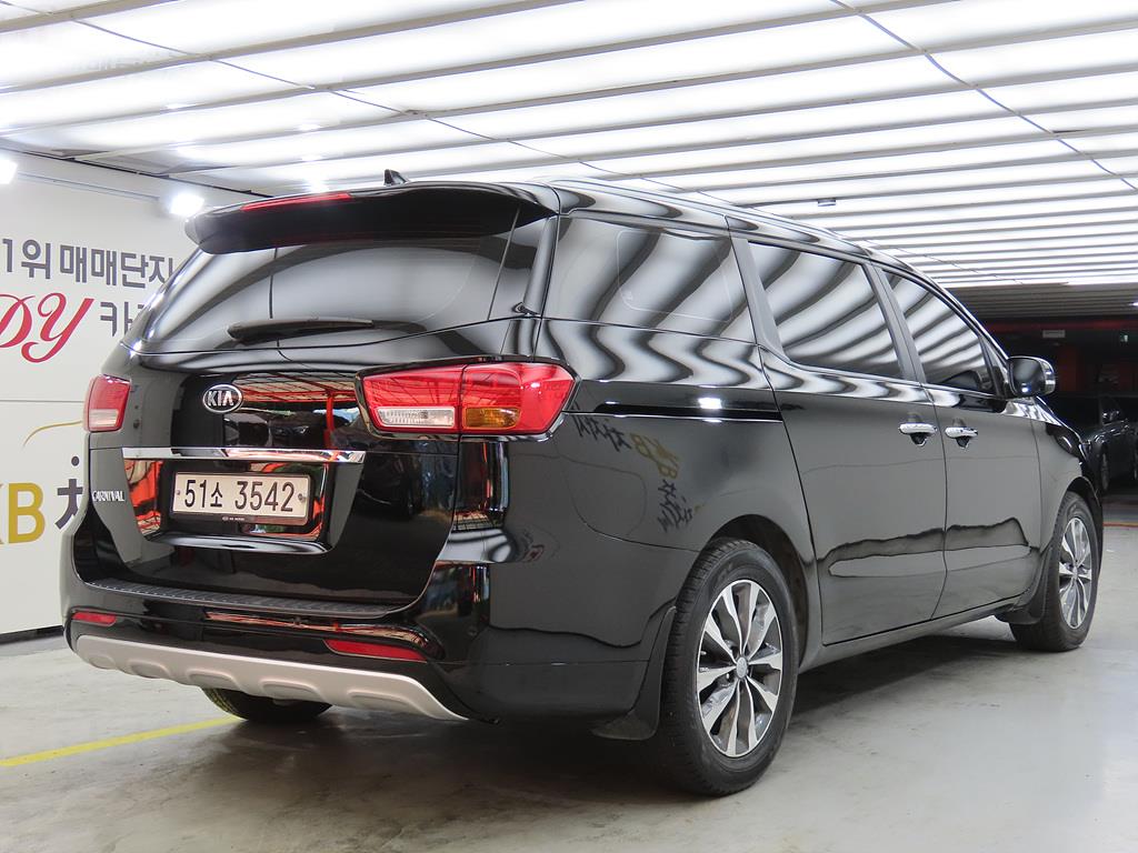 KIA Carnival - Vista 6