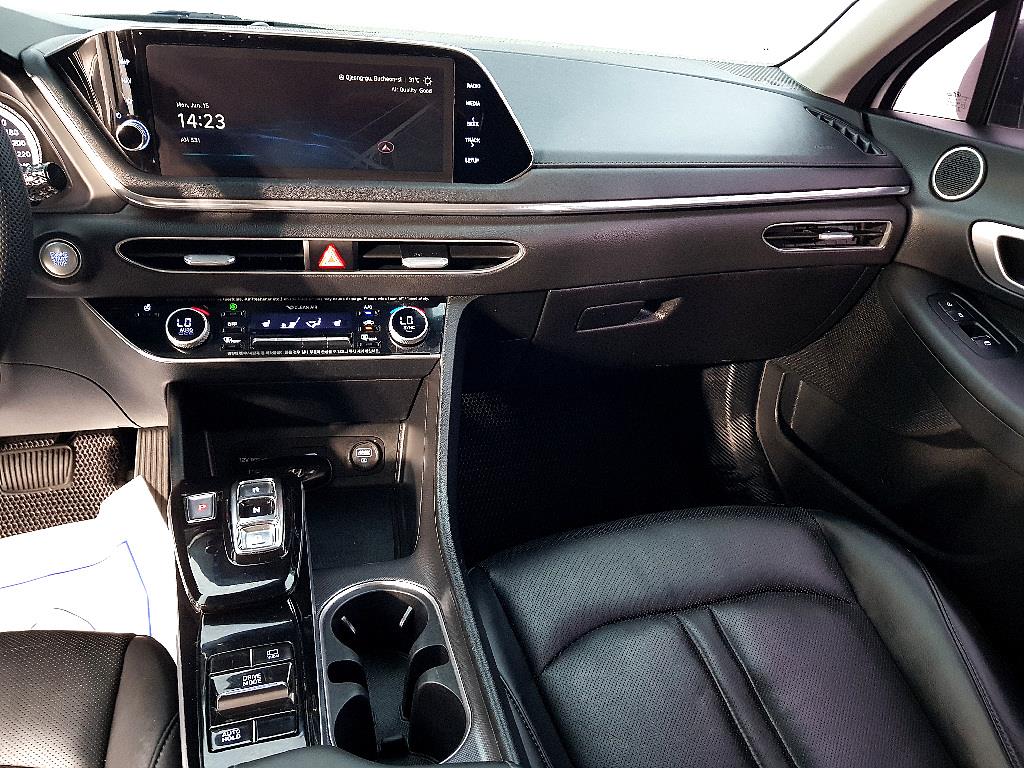 HYUNDAI Sonata - Vista 12