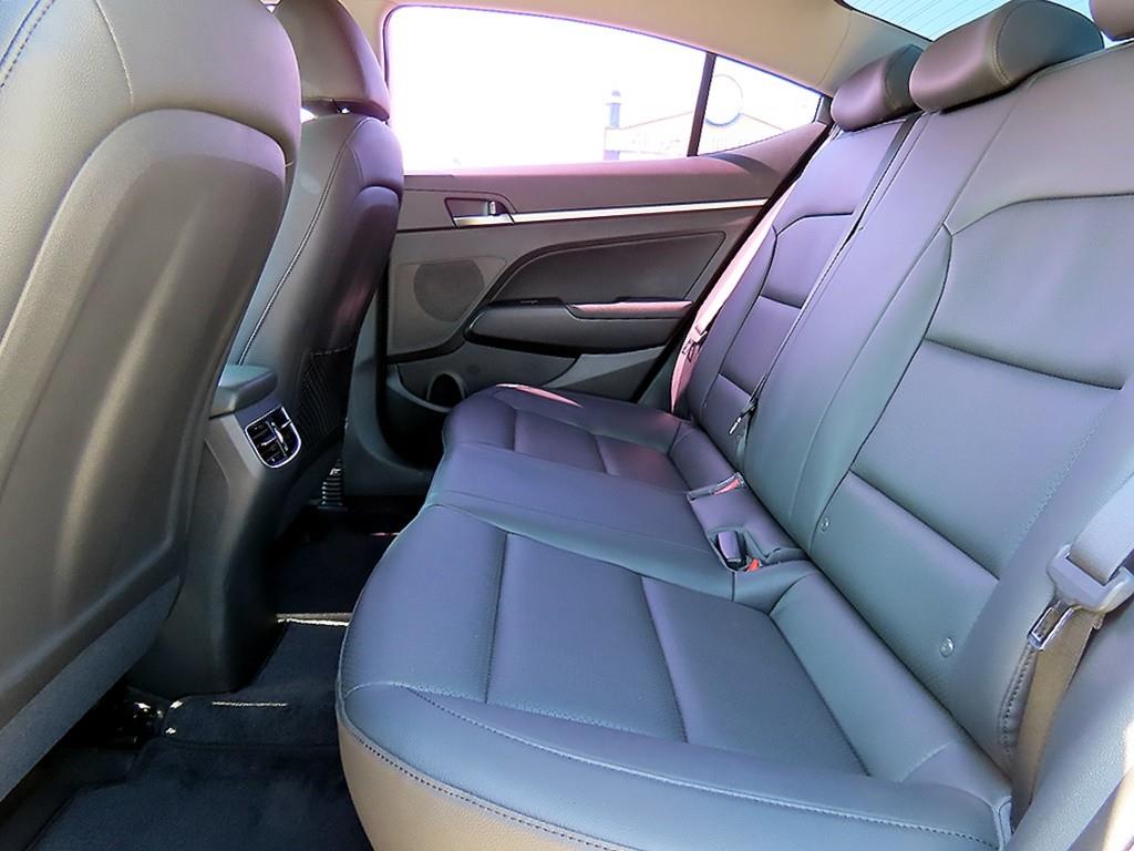 HYUNDAI Avante - Vista 8