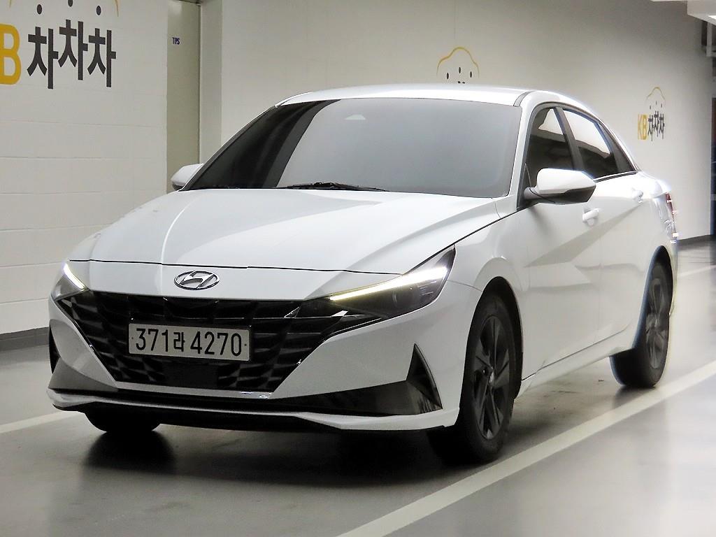 HYUNDAI Avante - Vista 2