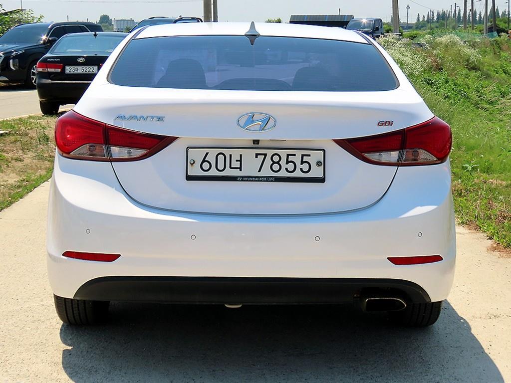 HYUNDAI Avante - Vista 6