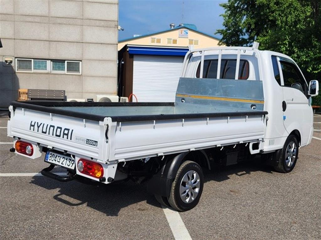 Small Truck Cargo (small) - Vista 2