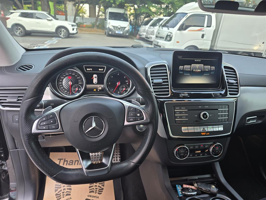 Mercedes Benz GLE Class - Vista 10