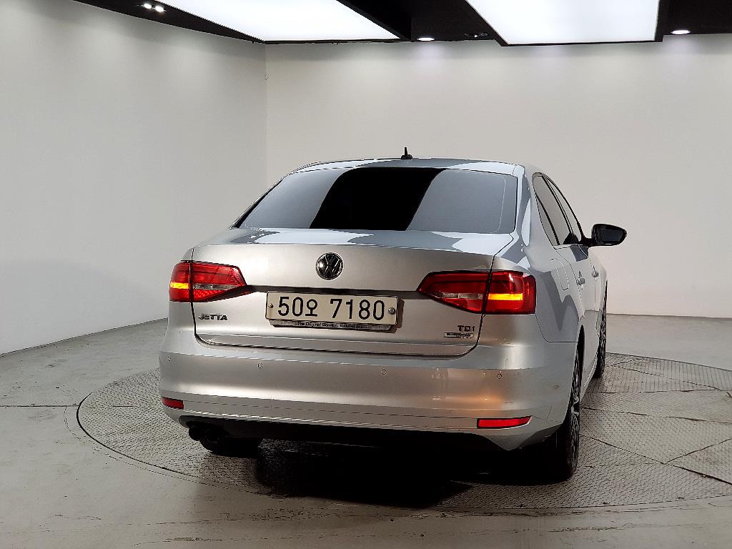 Volkswagen Jetta - Vista 3