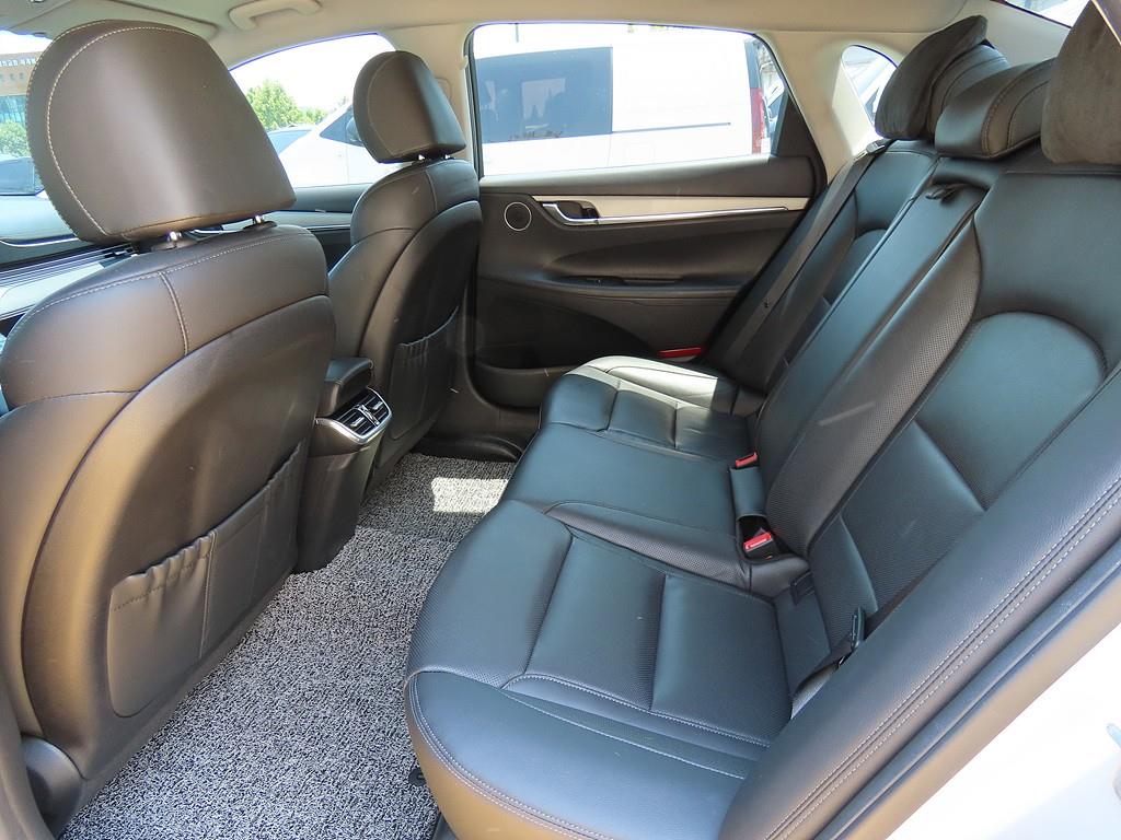 HYUNDAI Grandeur - Vista 9