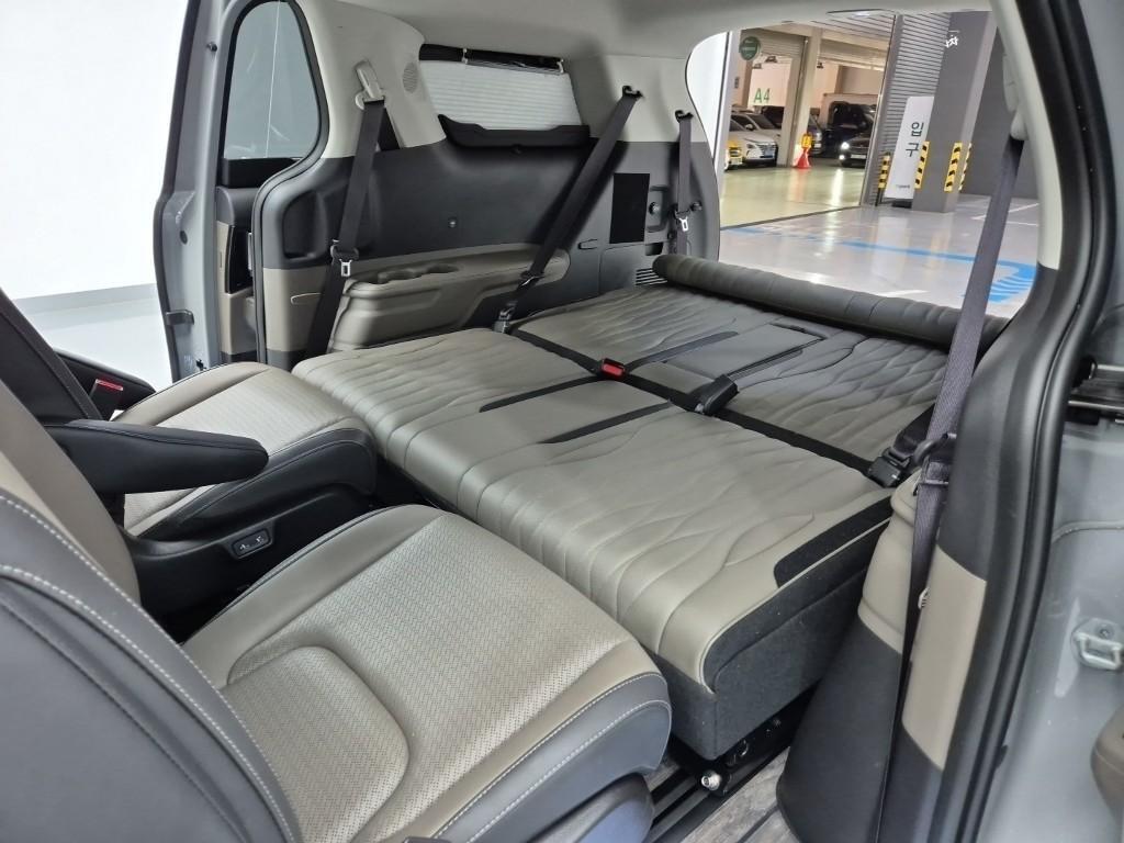 KIA Carnival - Vista 9