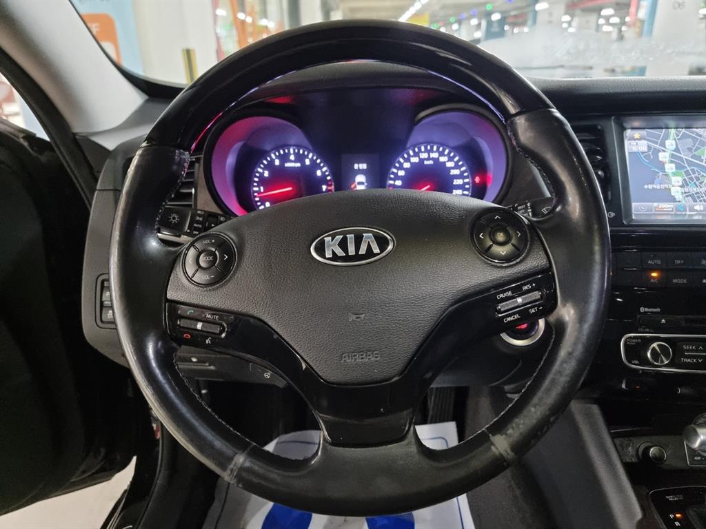 KIA K9 - Vista 12