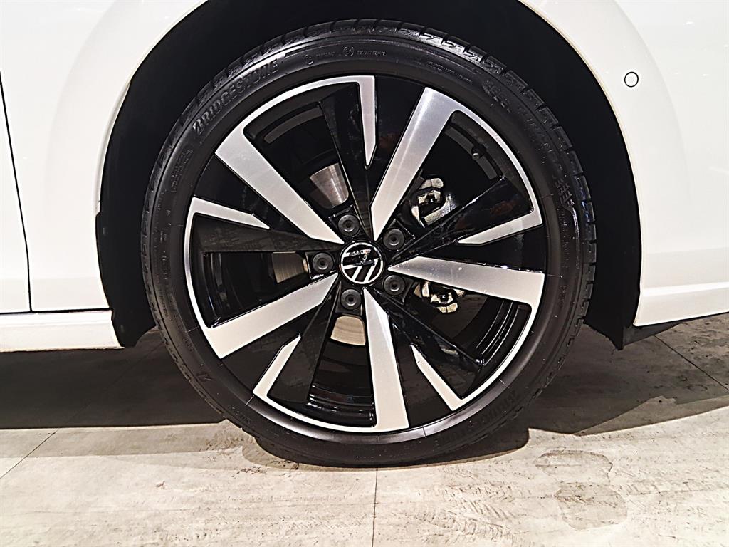 Volkswagen Golf - Vista 7