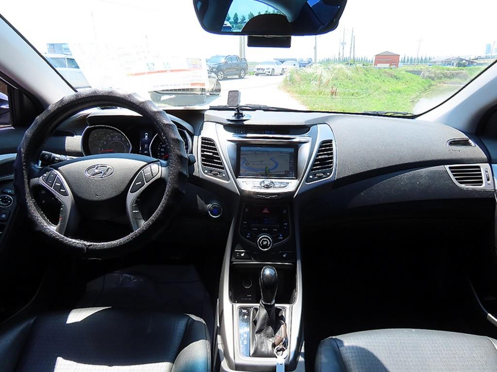 HYUNDAI Avante - Vista 11