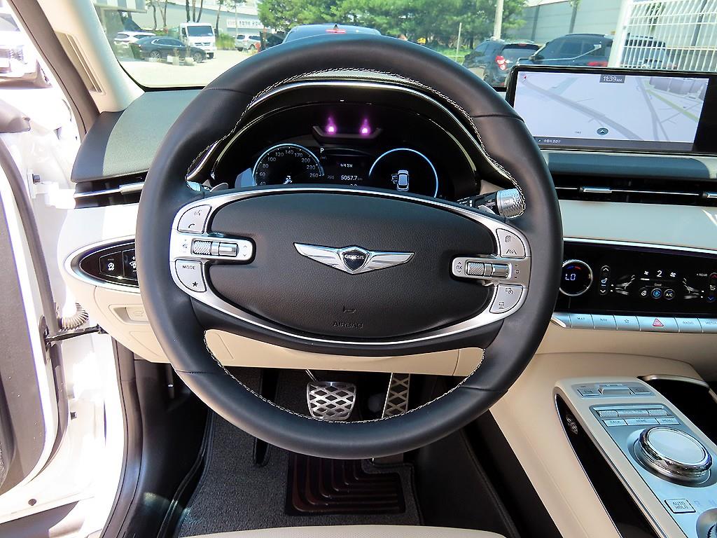 Genesis GV70 - Vista 10