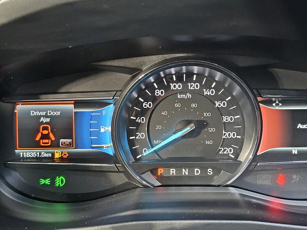 Ford Explorer - Vista 8