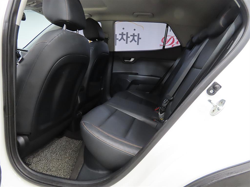KIA Stonic - Vista 6