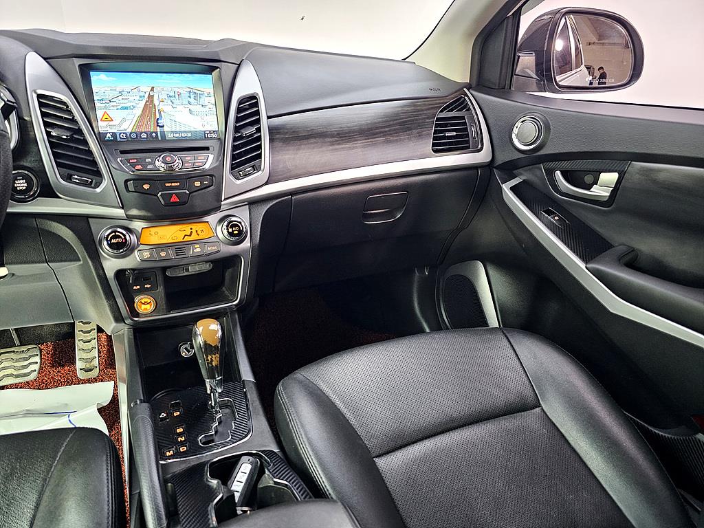 Ssangyong Korando - Vista 12