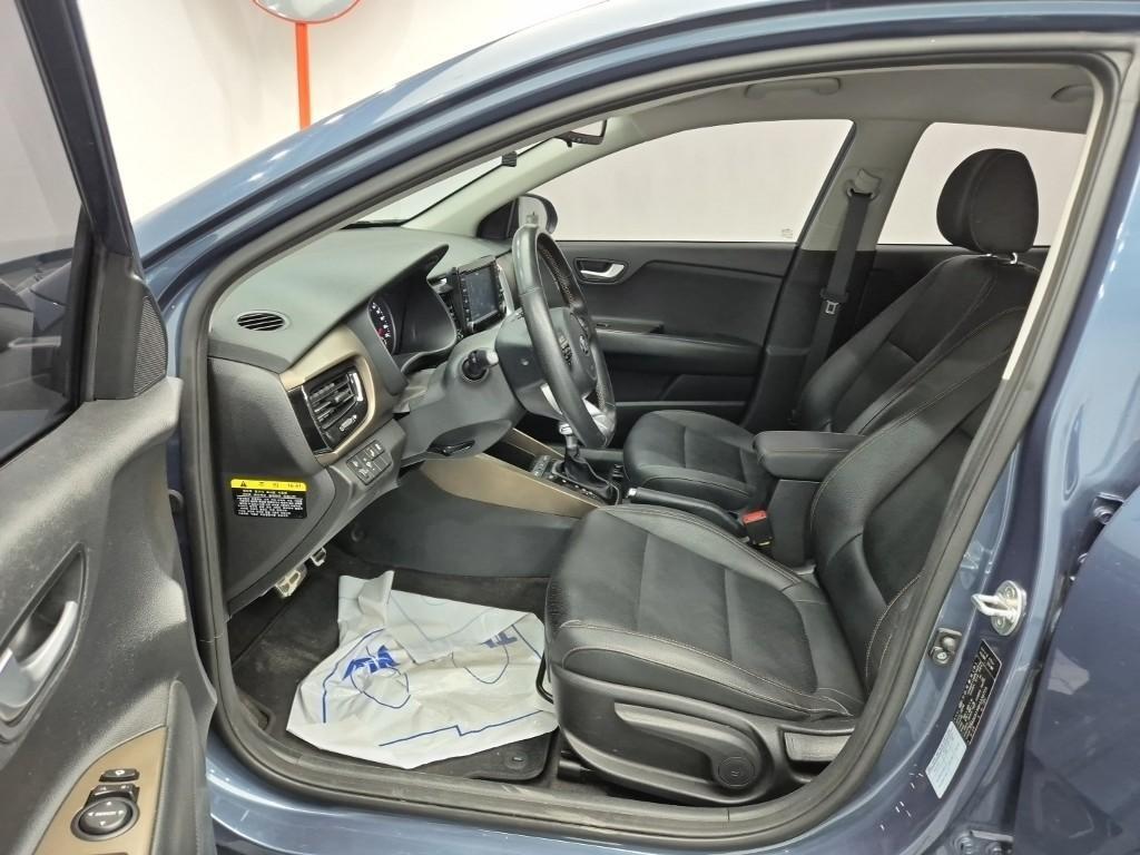 KIA Stonic 2018 Azul - Importación desde Corea - HF Imports Iquique - Foto 13