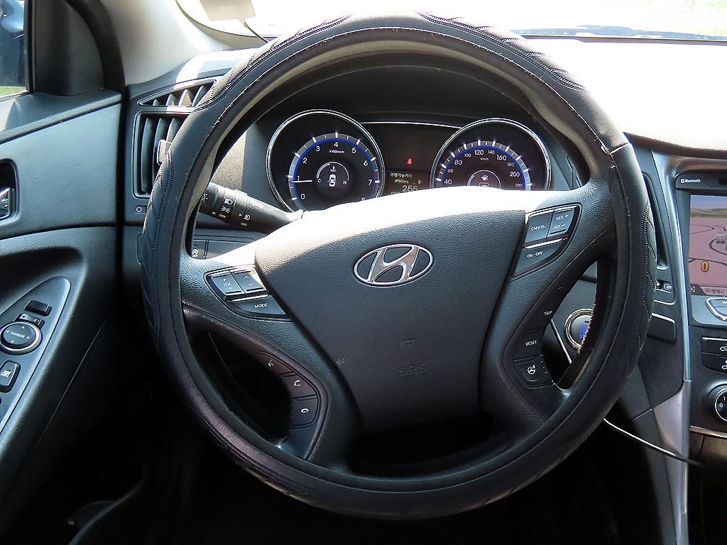 HYUNDAI Sonata - Vista 9