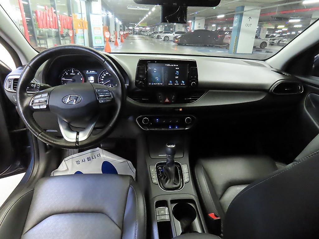 HYUNDAI i30 - Vista 12