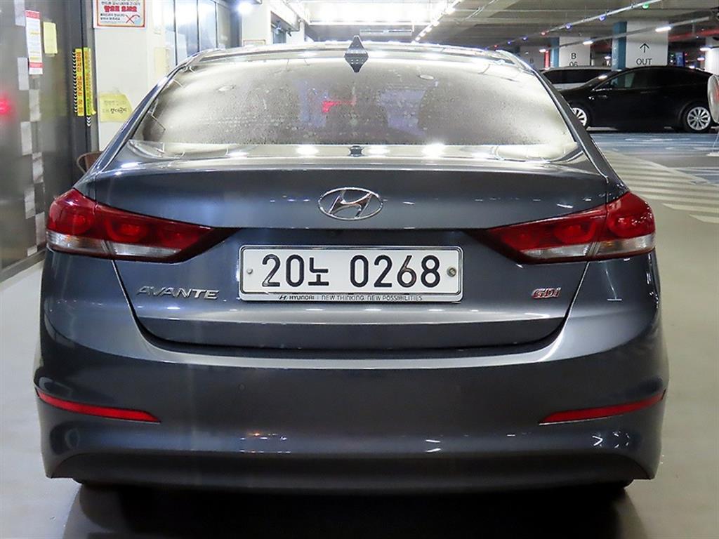 HYUNDAI Avante - Vista 7