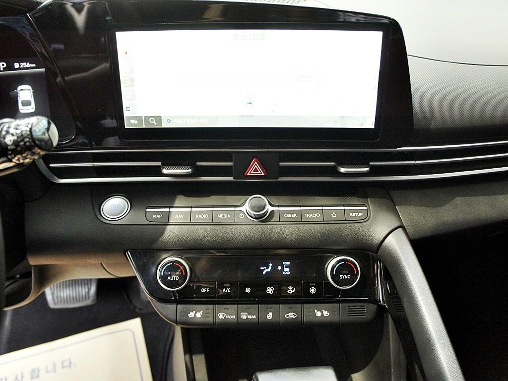 HYUNDAI Avante - Vista 12