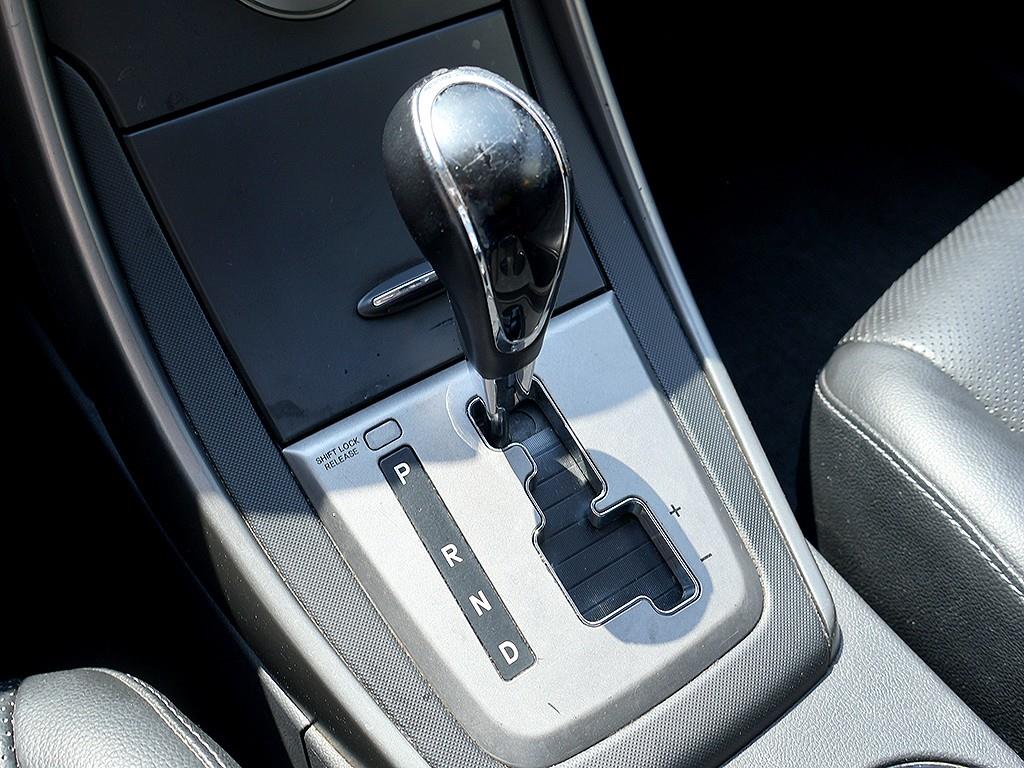 HYUNDAI Avante - Vista 9