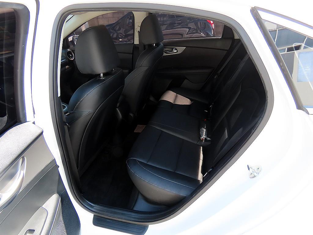 KIA K3 - Vista 8