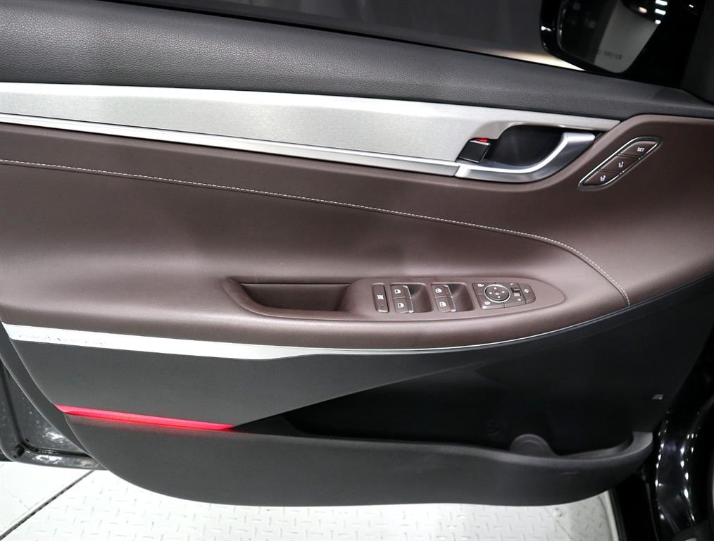 HYUNDAI Grandeur - Vista 10