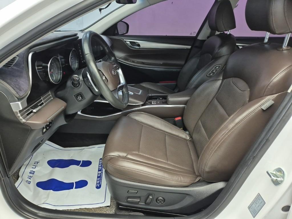 HYUNDAI Grandeur - Vista 11