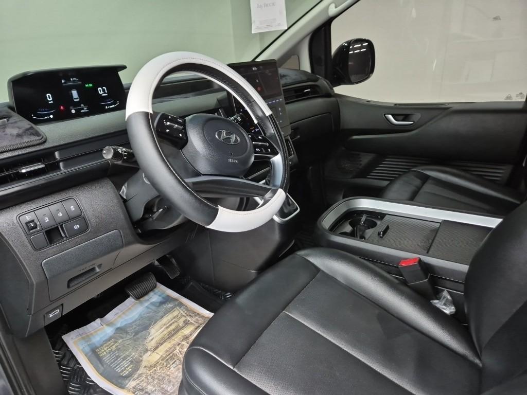 HYUNDAI Staria - Vista 9