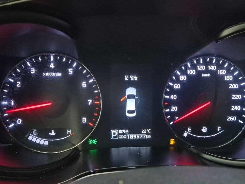 KIA K9 - Vista 8