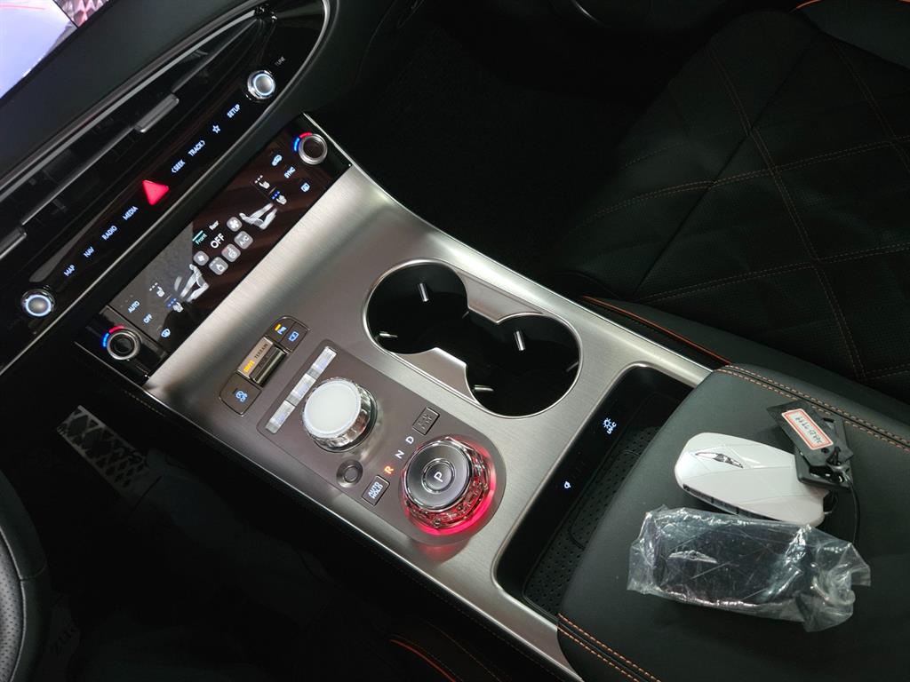 Genesis GV70 - Vista 11