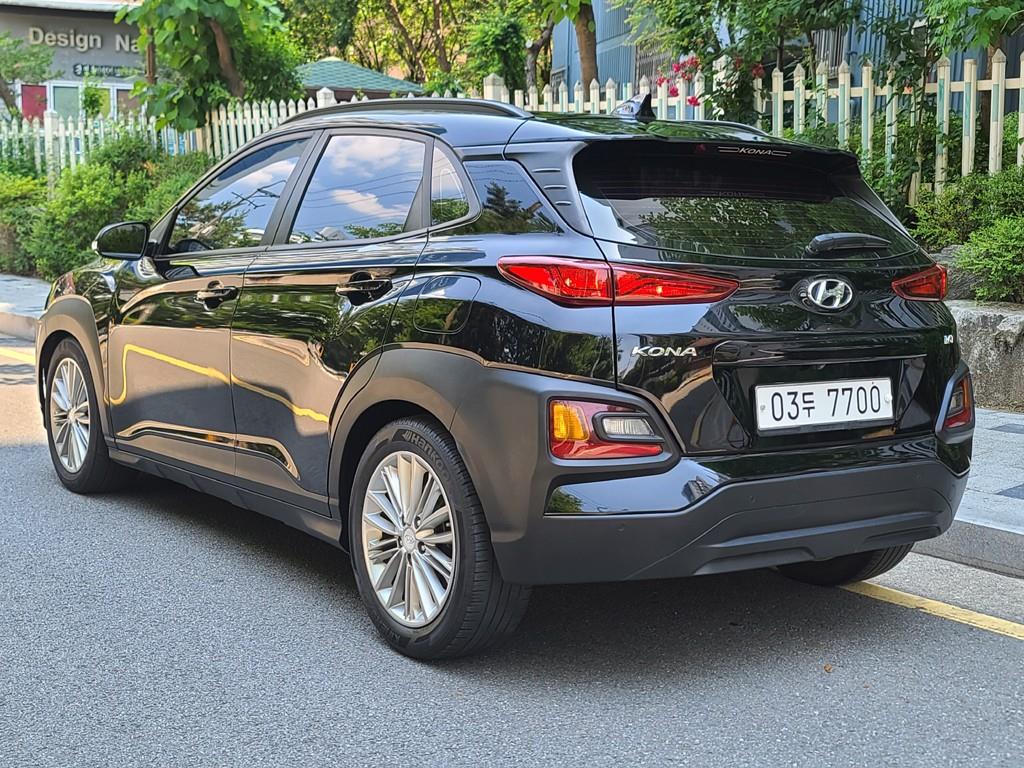 HYUNDAI Kona - Vista 8