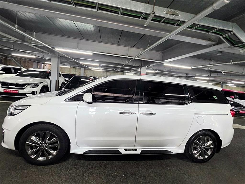KIA Carnival - Vista 6
