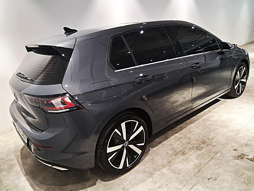 Volkswagen Golf - Vista 3