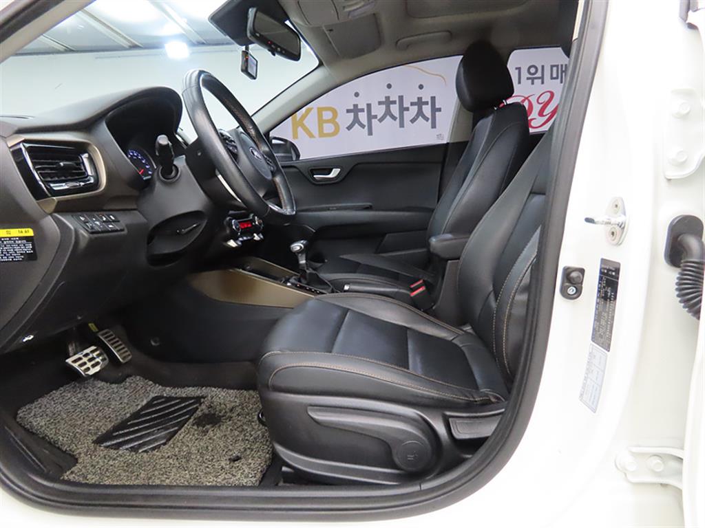 KIA Stonic - Vista 5