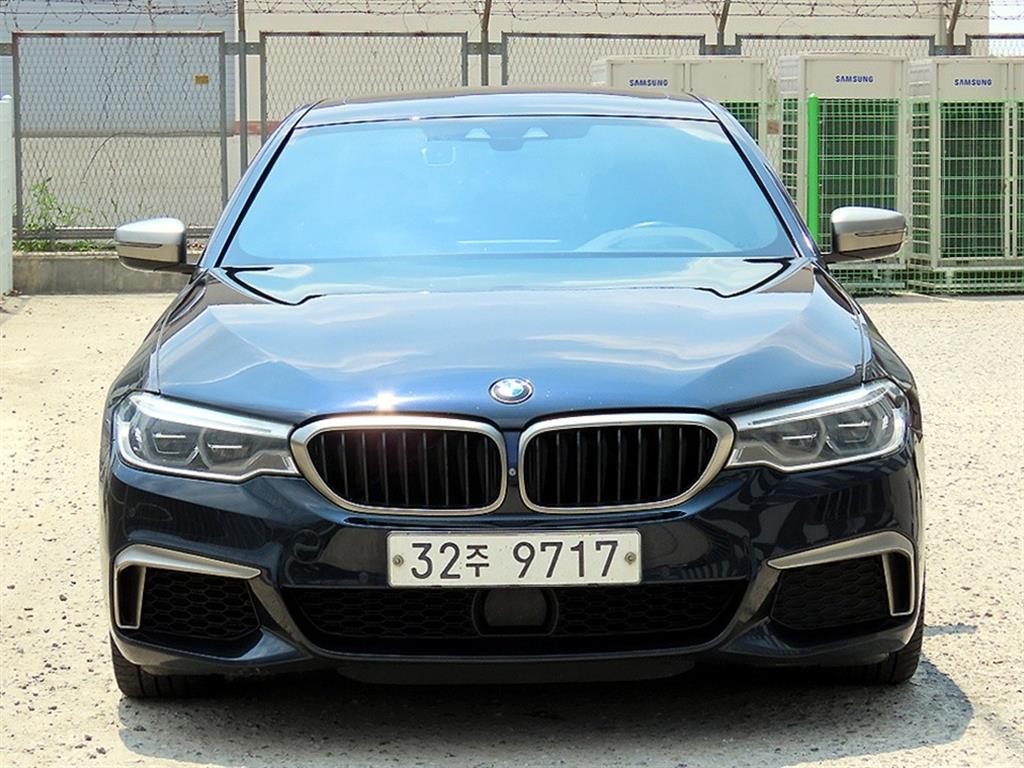 BMW 5 Series 2018 Negro - Importación desde Corea - HF Imports Iquique - Foto 1