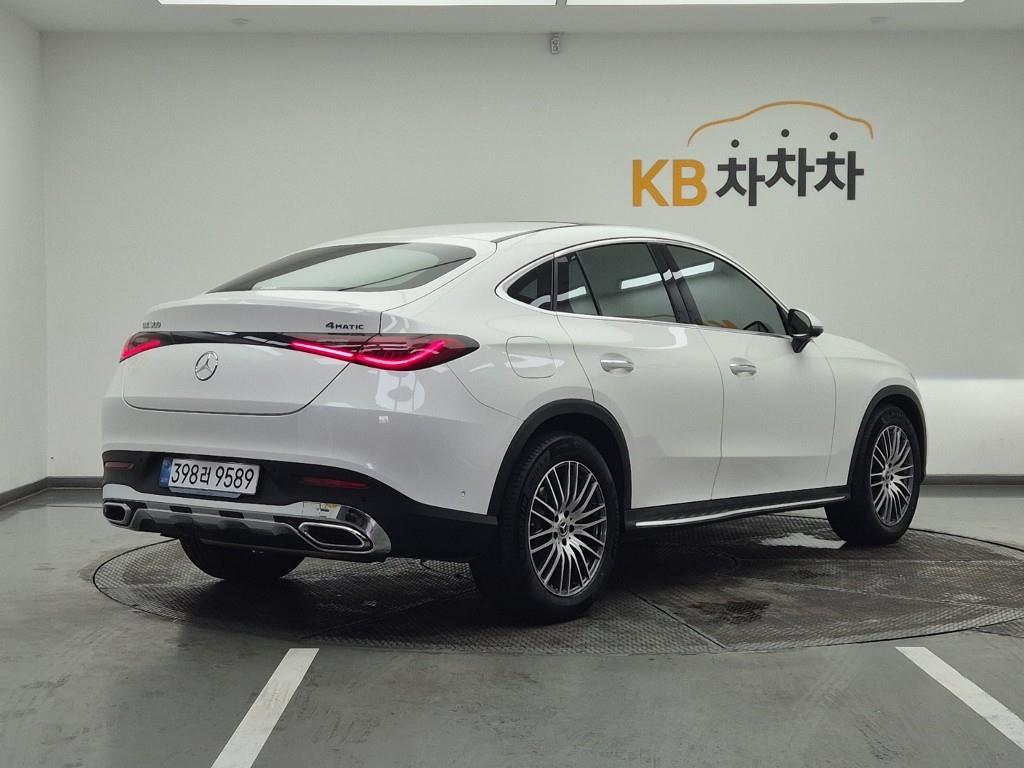 Mercedes Benz GLC Class - Vista 6