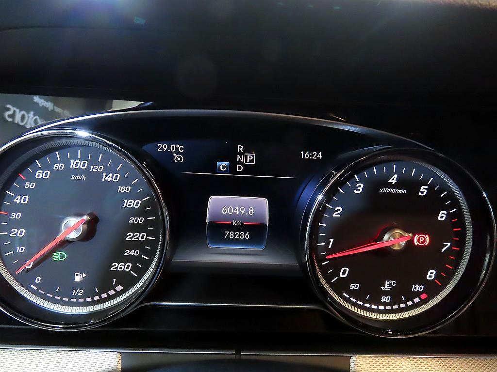 Mercedes Benz E class - Vista 11