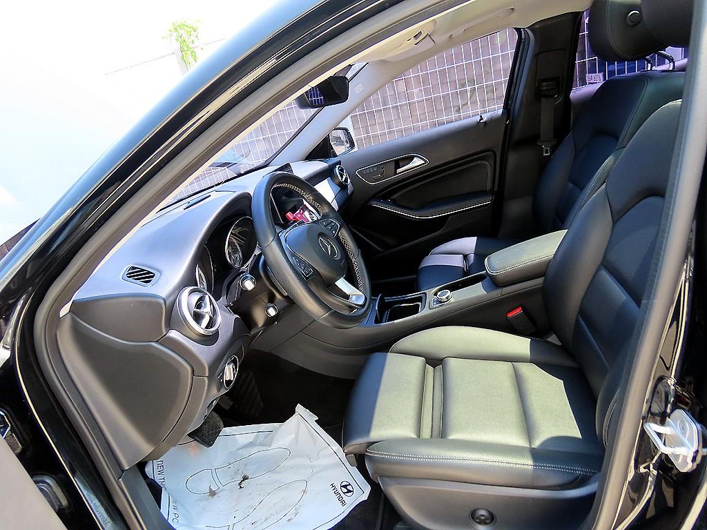 Mercedes Benz GLA Class - Vista 7