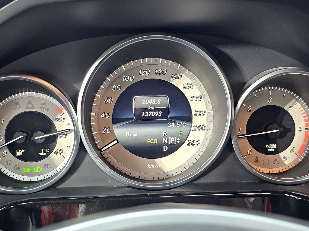 Mercedes Benz E class - Vista 9