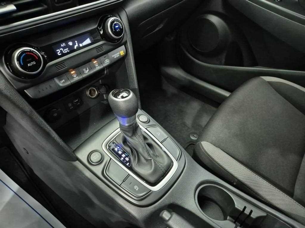 HYUNDAI Kona - Vista 10